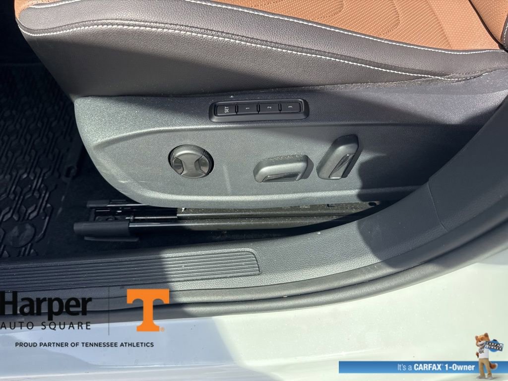 Used 2025 Volkswagen Jetta SEL image 18