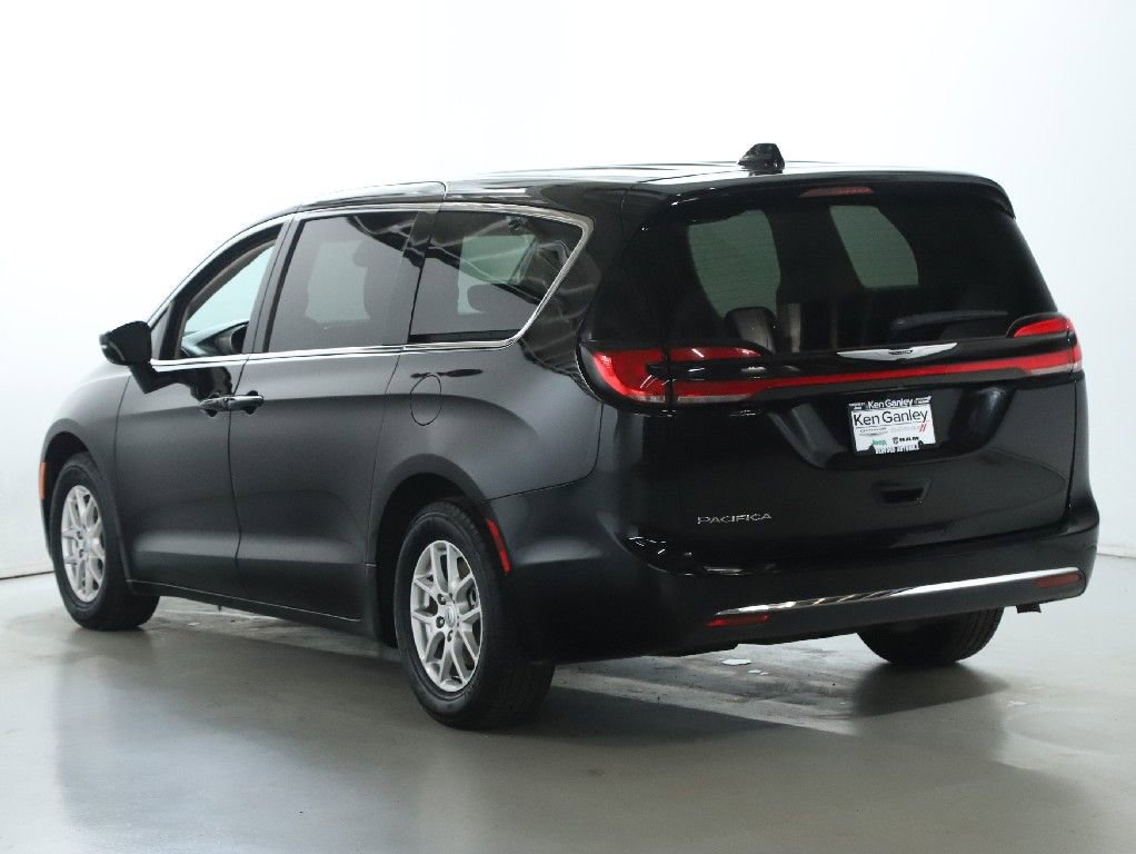 Used 2024 Chrysler Pacifica Touring-L image 40