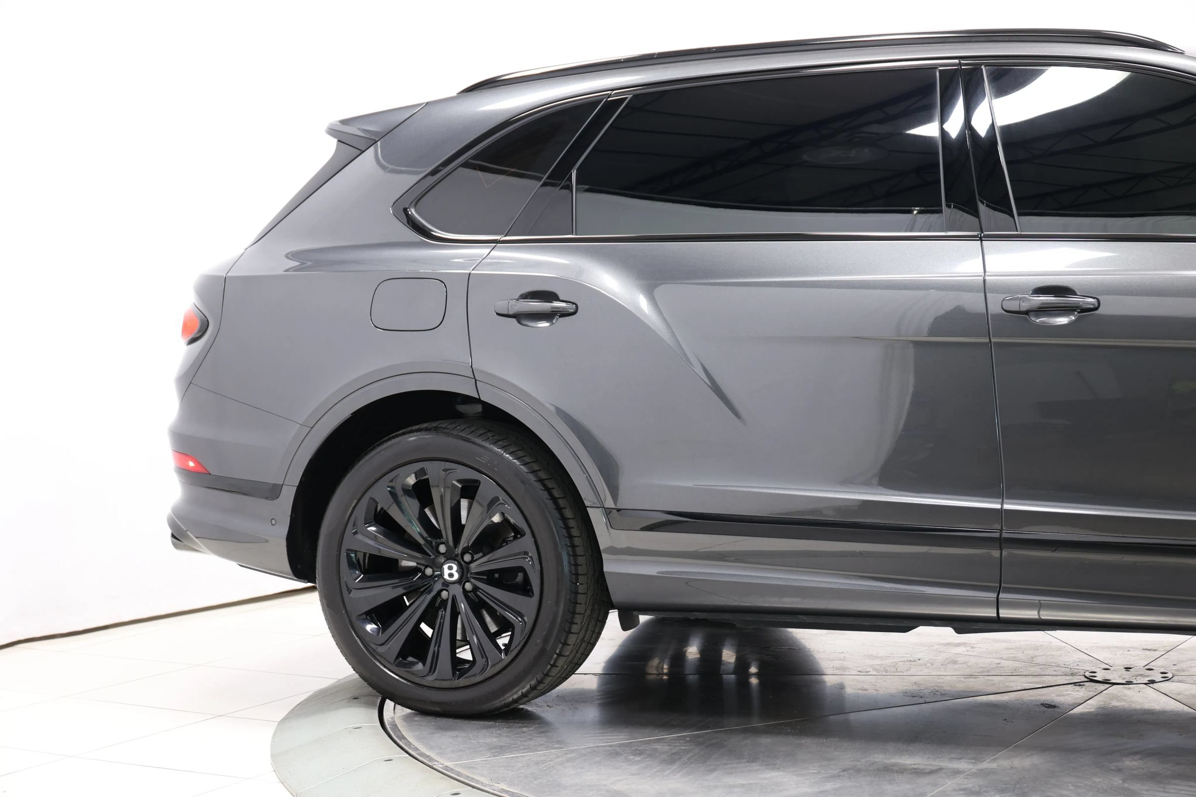 Used 2023 Bentley Bentayga Extended Wheelbase AWD/4WD image 99