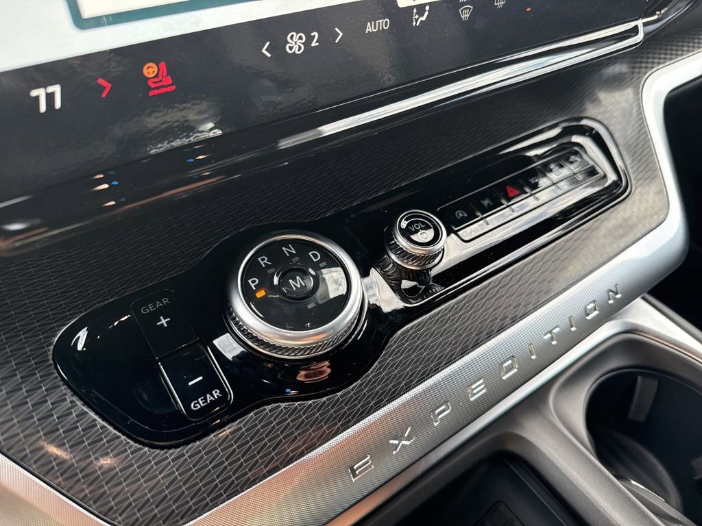 New 2025 Ford Expedition Platinum w/ Stealth Performance Package image 23