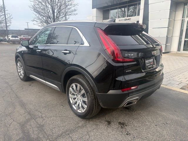Used 2022 Cadillac XT4 Premium Luxury w/ Enhanced Visibility Package image 7