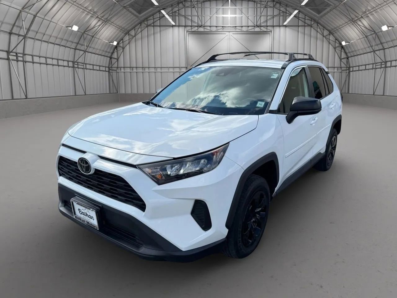 Used 2021 Toyota RAV4 LE image 10