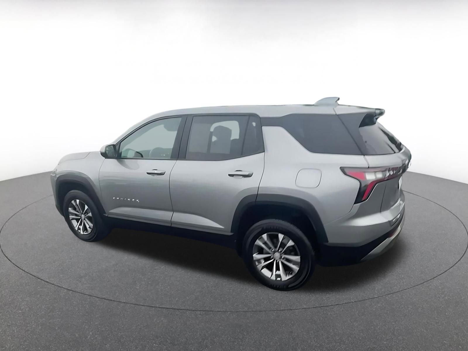 Used 2025 Chevrolet Equinox LT image 10