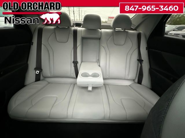 Used 2025 Hyundai Elantra Limited FWD image 12