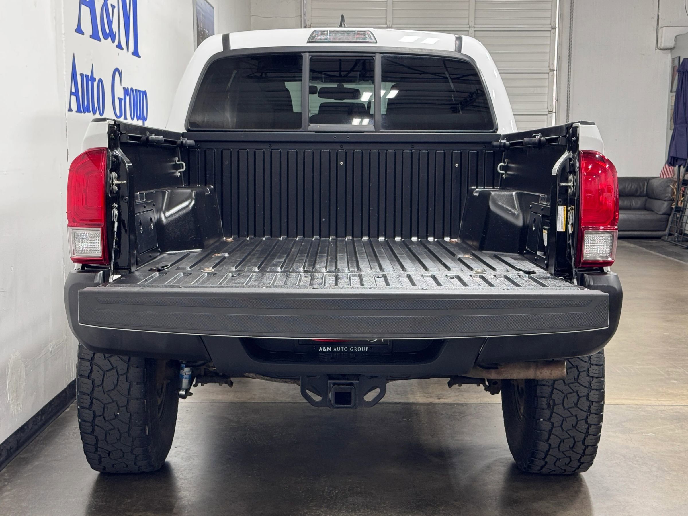 Used 2016 Toyota Tacoma TRD Off-Road w/ Towing Package AWD/4WD image 7