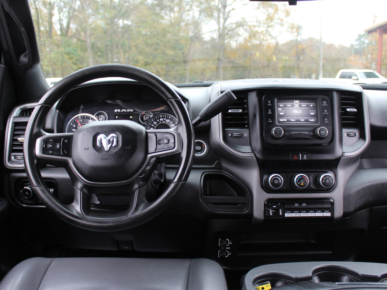 Used 2024 RAM 2500 Tradesman w/ Chrome Appearance Group image 25