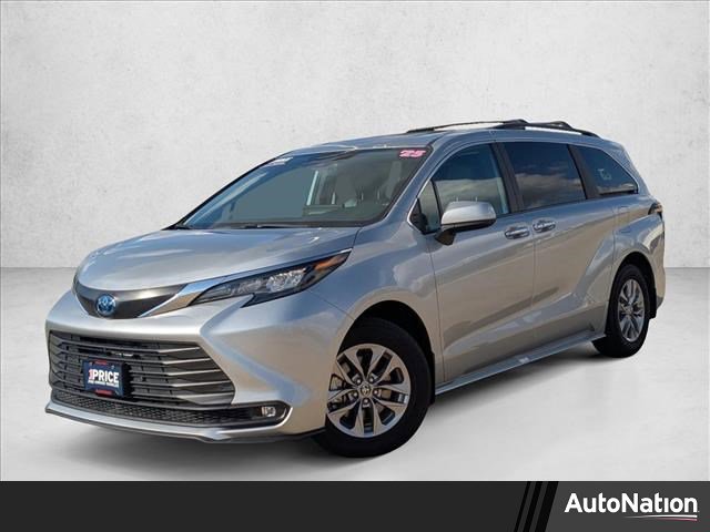 Used 2025 Toyota Sienna XLE video 1