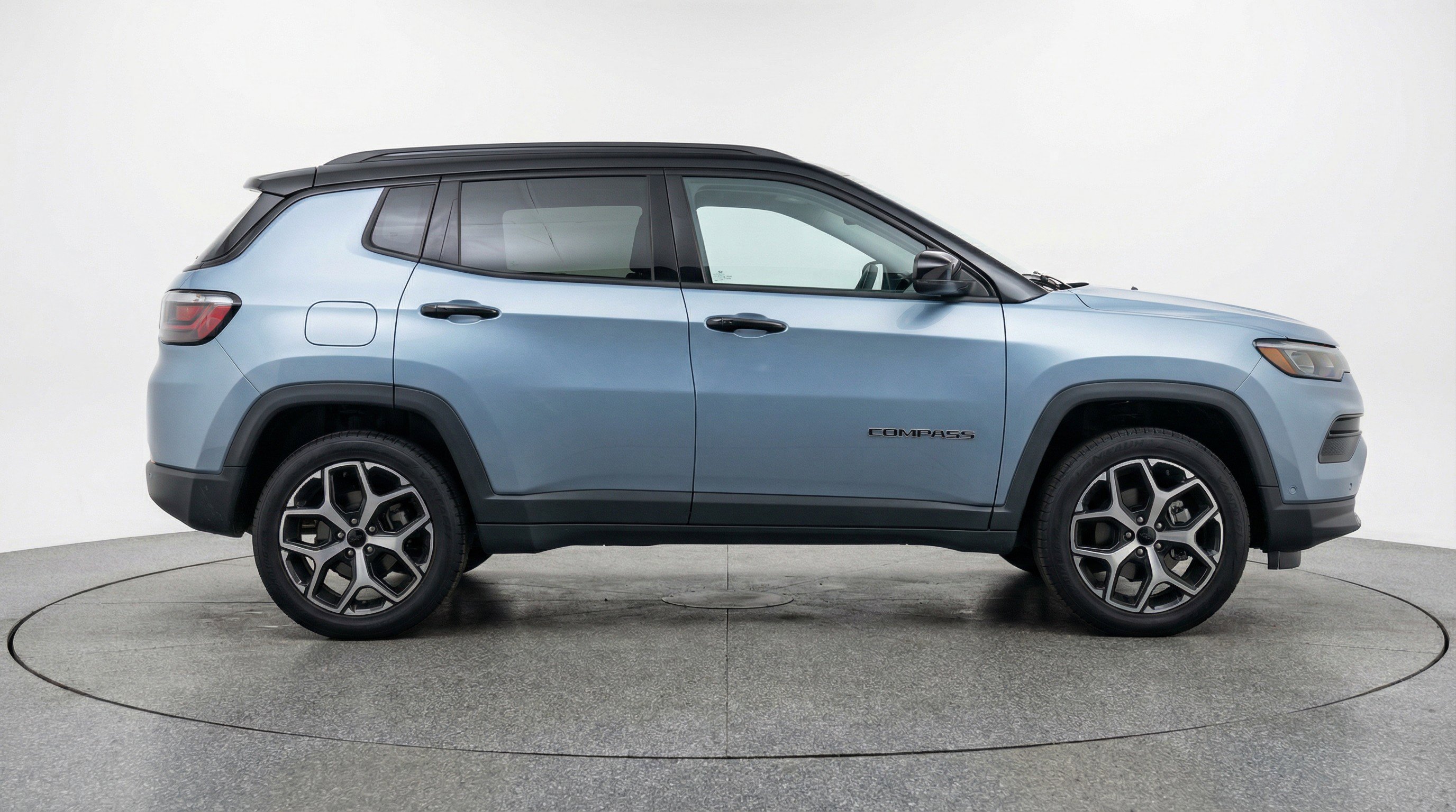 Used 2025 Jeep Compass Limited image 11