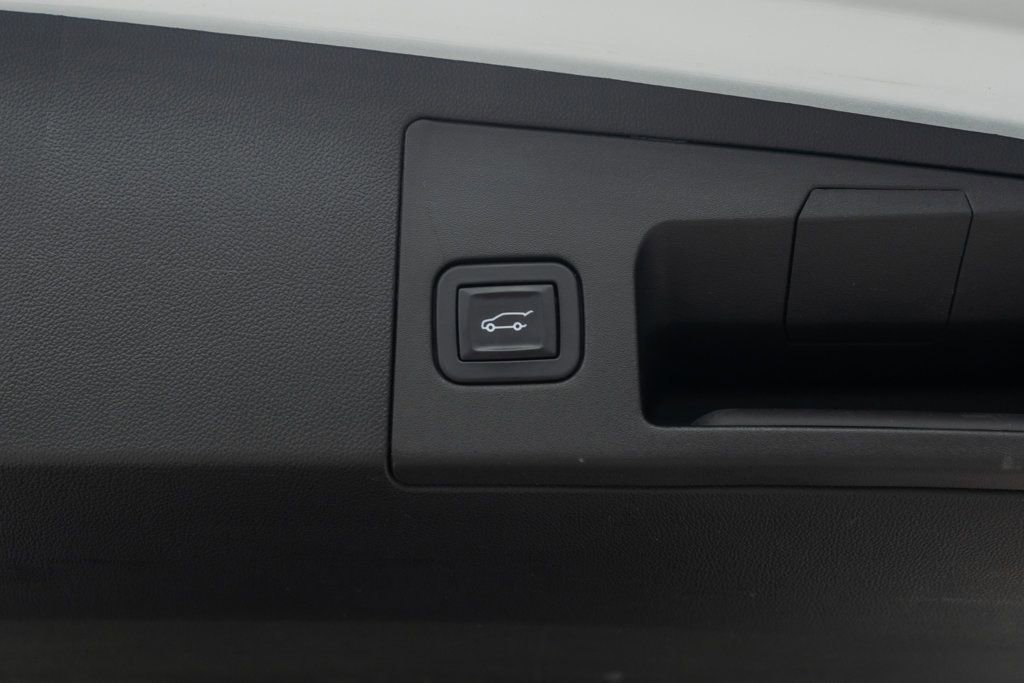 Used 2017 Cadillac XT5 Luxury w/ Driver Awareness Package image 31