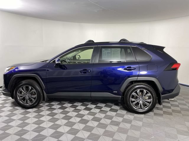 Used 2025 Toyota RAV4 XLE Premium w/ Weather Package AWD/4WD image 5