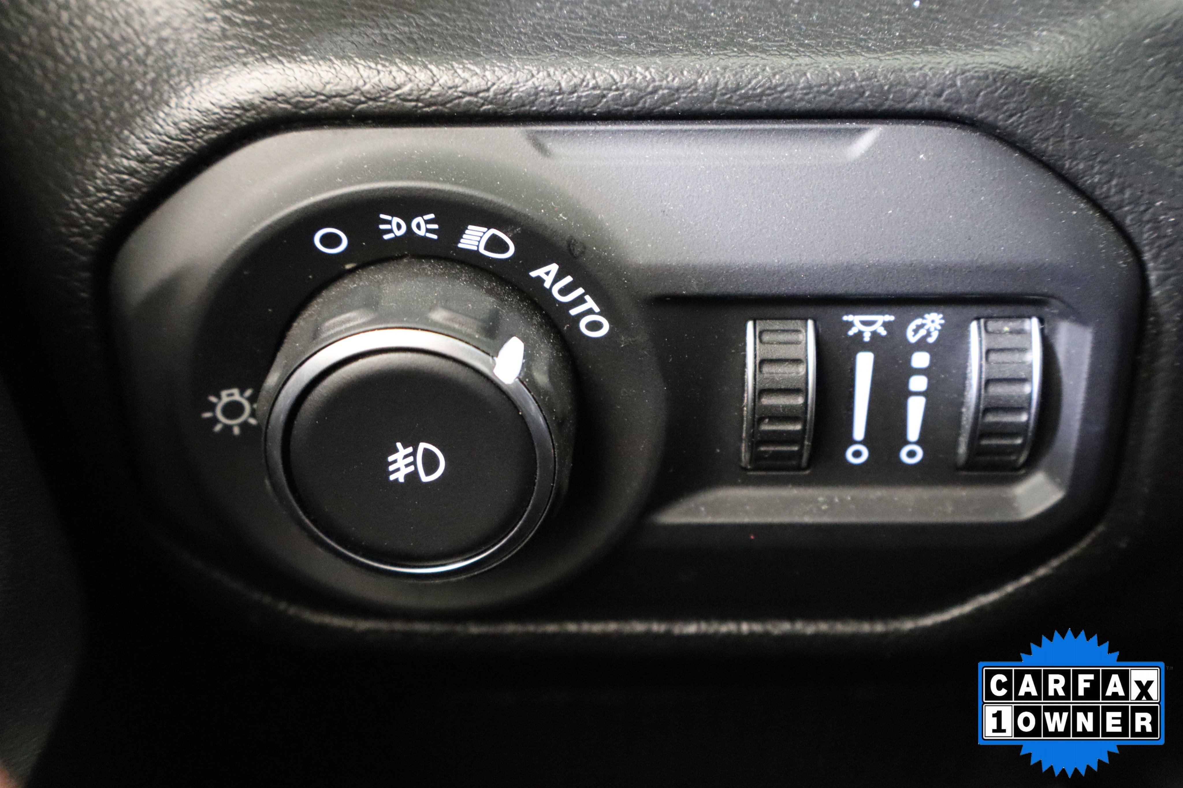Used 2022 Jeep Wrangler Unlimited Sahara AWD/4WD image 34