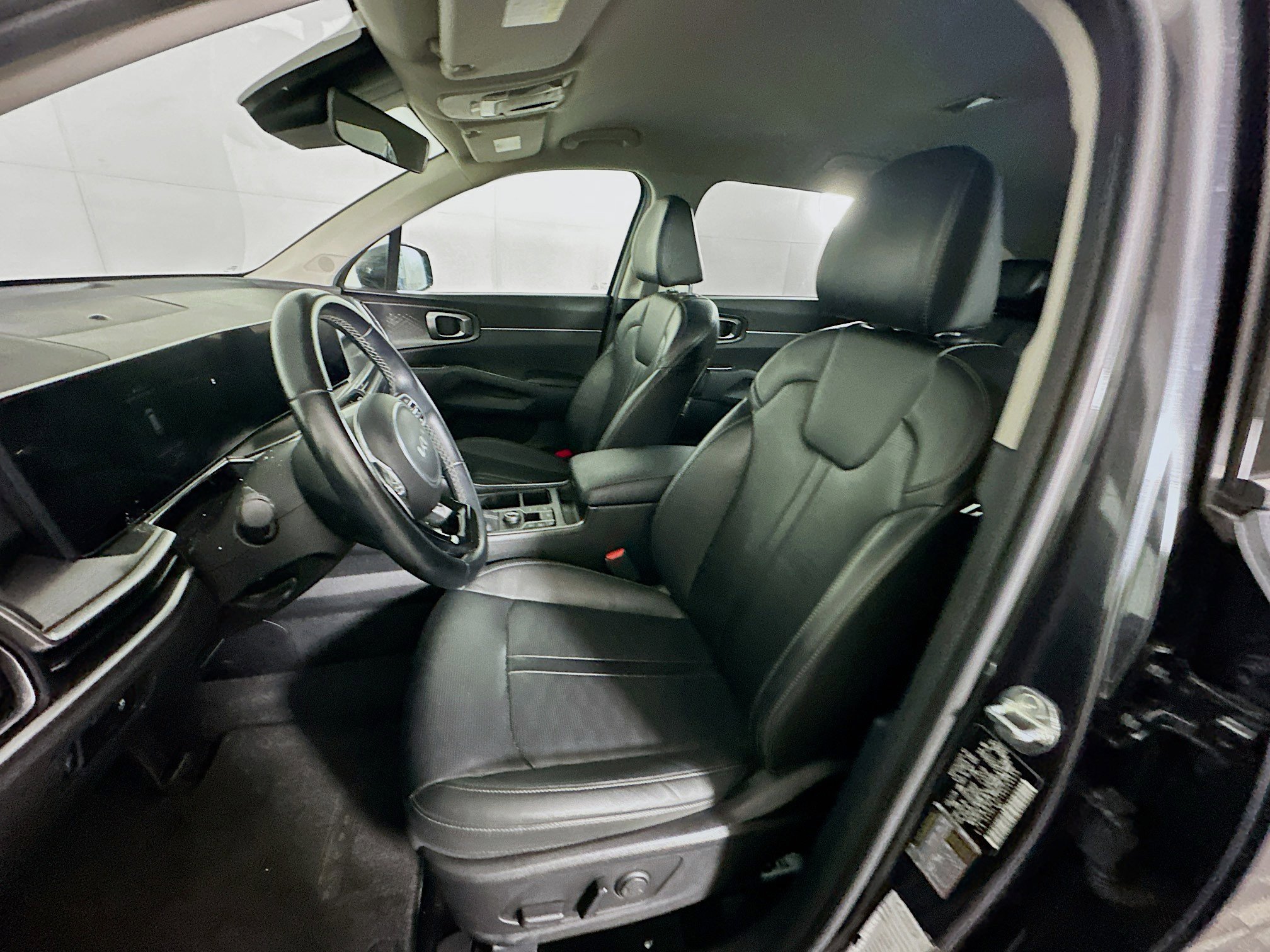 Used 2024 Kia Sorento S image 13