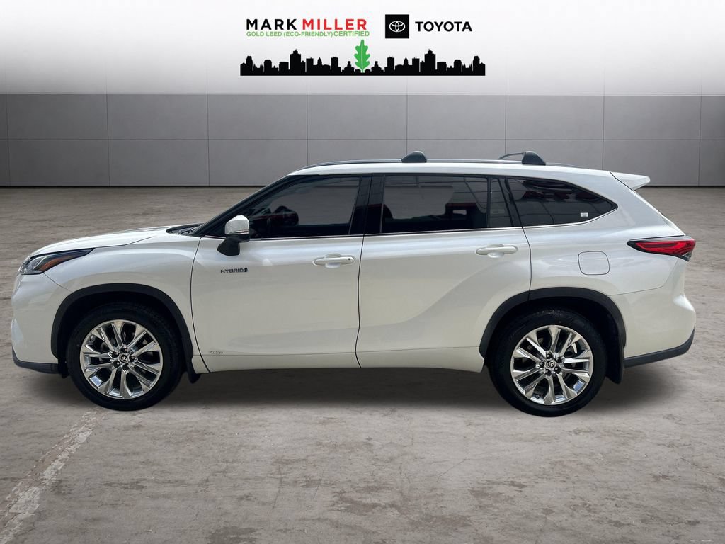 Certified 2021 Toyota Highlander Limited AWD/4WD image 2