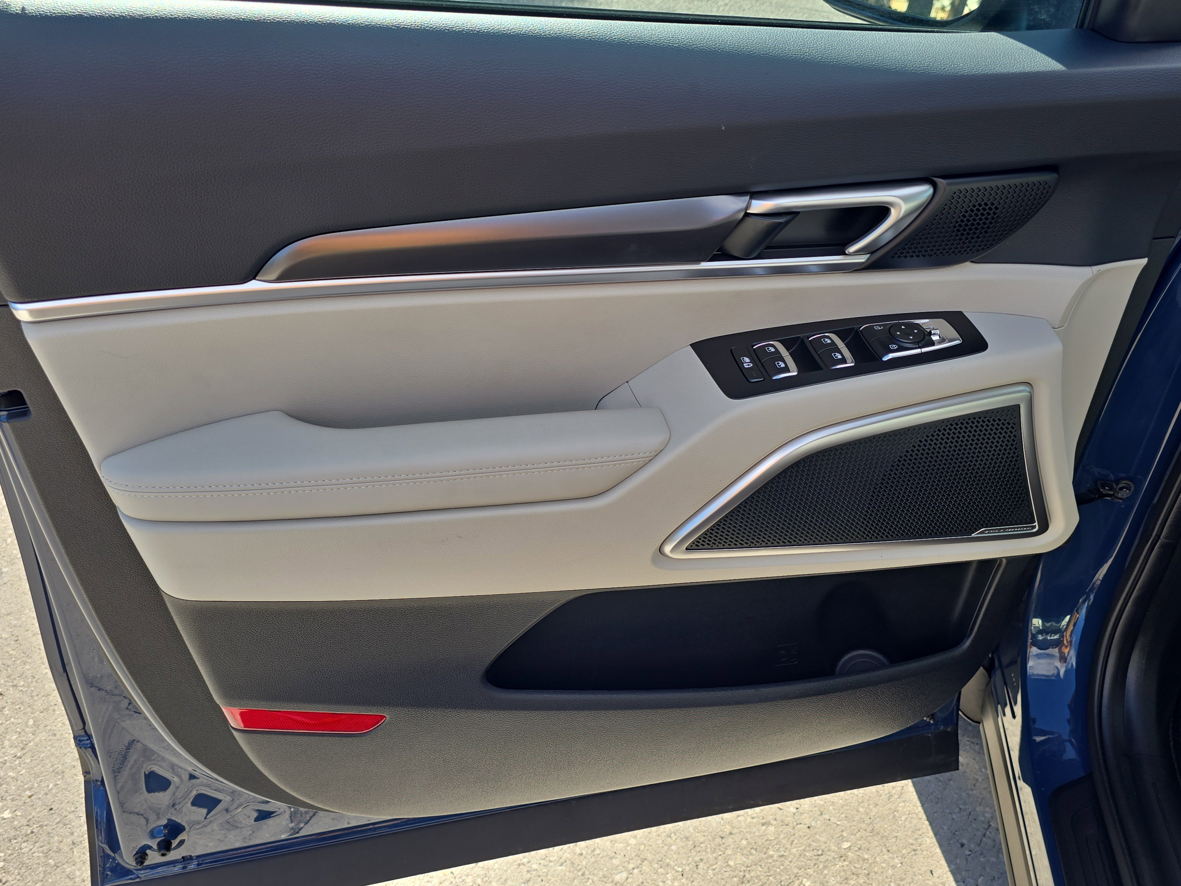 Used 2025 Kia Telluride S image 21