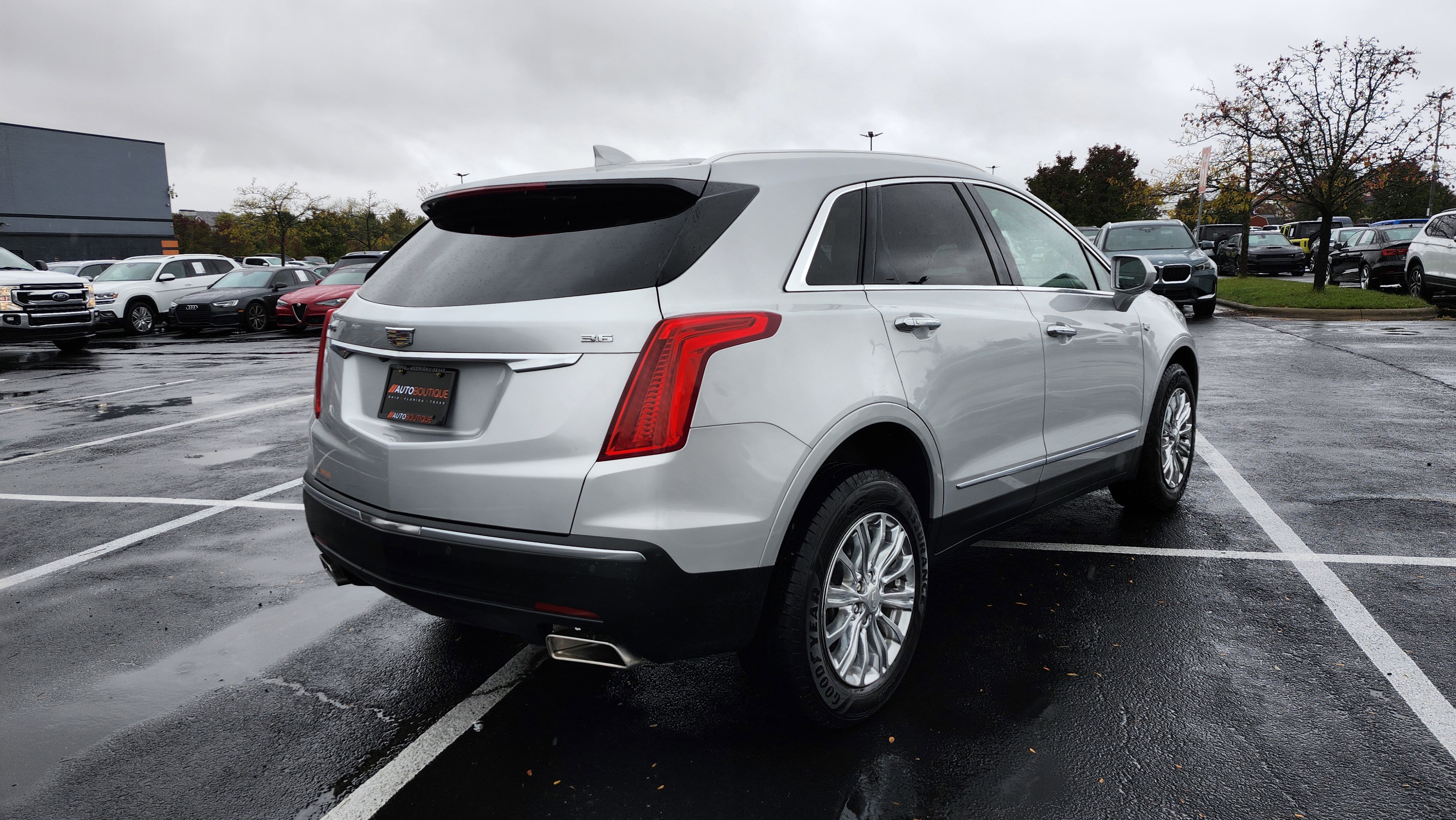 Used 2017 Cadillac XT5 FWD image 11