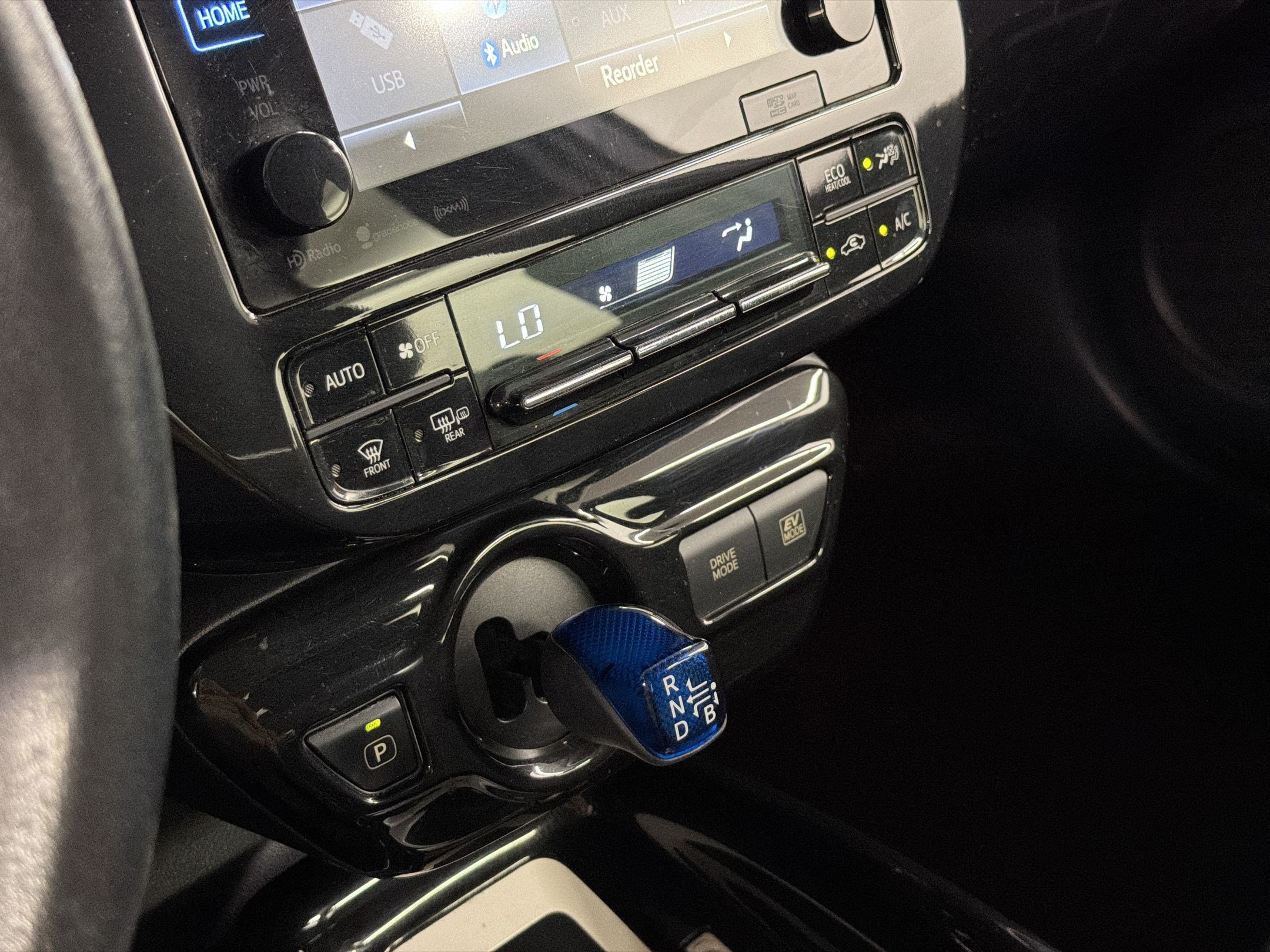 Used 2016 Toyota Prius Three FWD image 18
