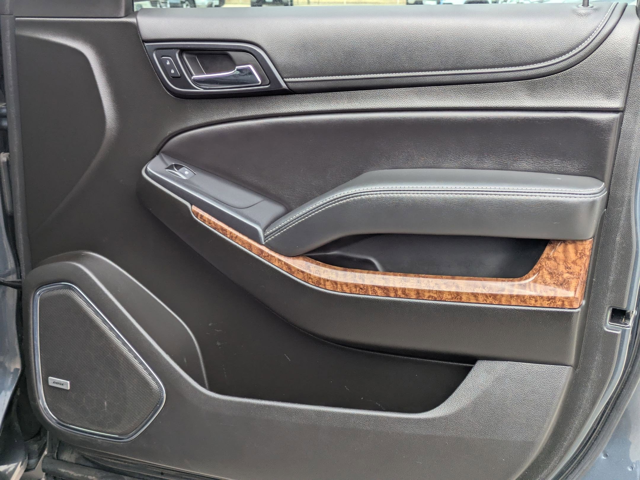 Used 2019 Chevrolet Suburban Premier w/ RST Edition image 29