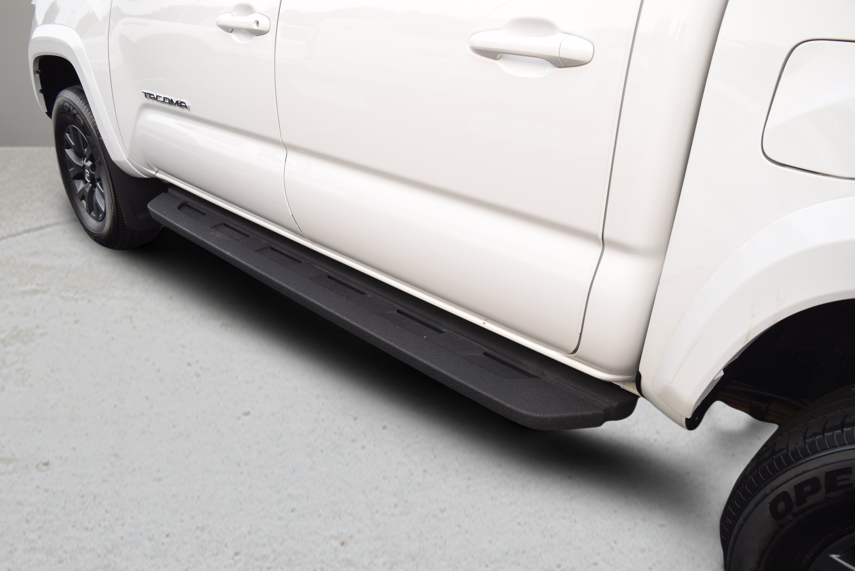 Used 2023 Toyota Tacoma SR5 AWD/4WD image 9