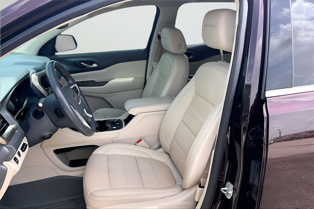 Used 2020 GMC Acadia Denali w/ Technology Package FWD image 17