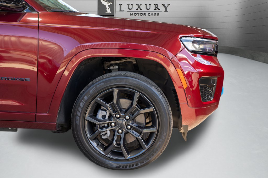 Used 2023 Jeep Grand Cherokee 30th Anniversary AWD/4WD image 10