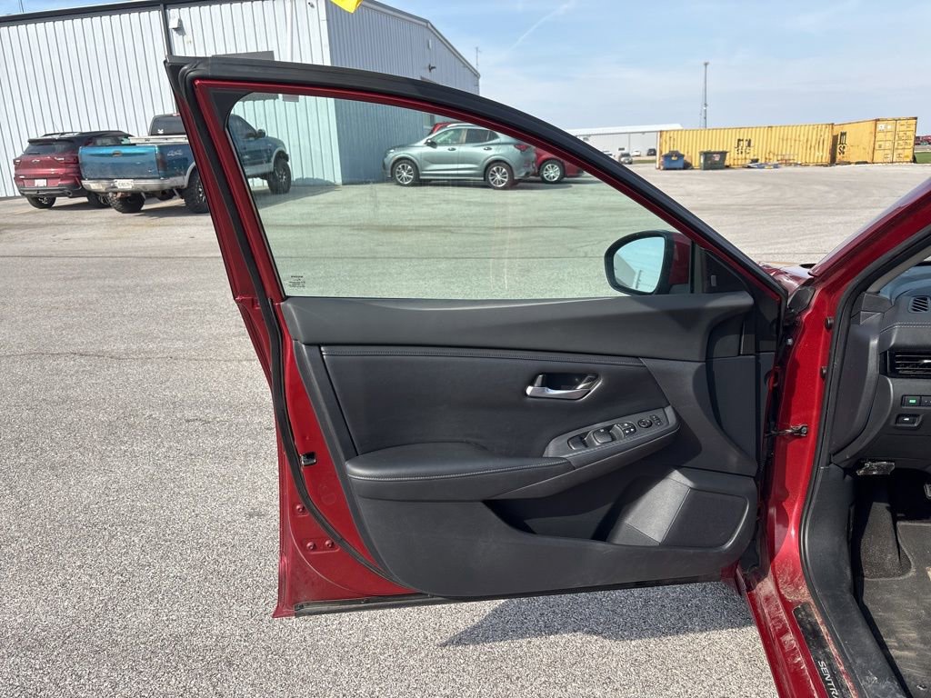 Used 2021 Nissan Sentra SV image 25