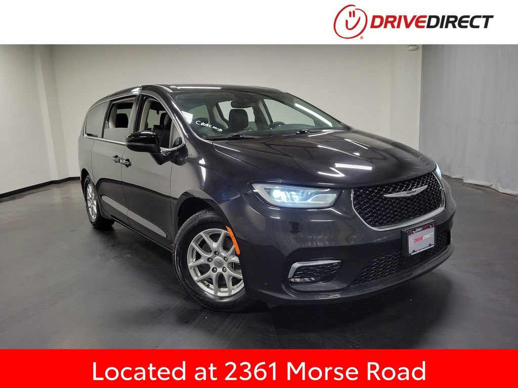 Used 2023 Chrysler Pacifica Touring-L