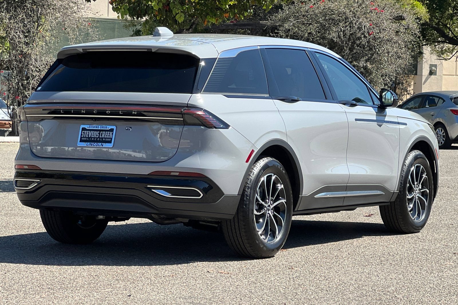 New 2026 Lincoln Nautilus Premier AWD/4WD image 4