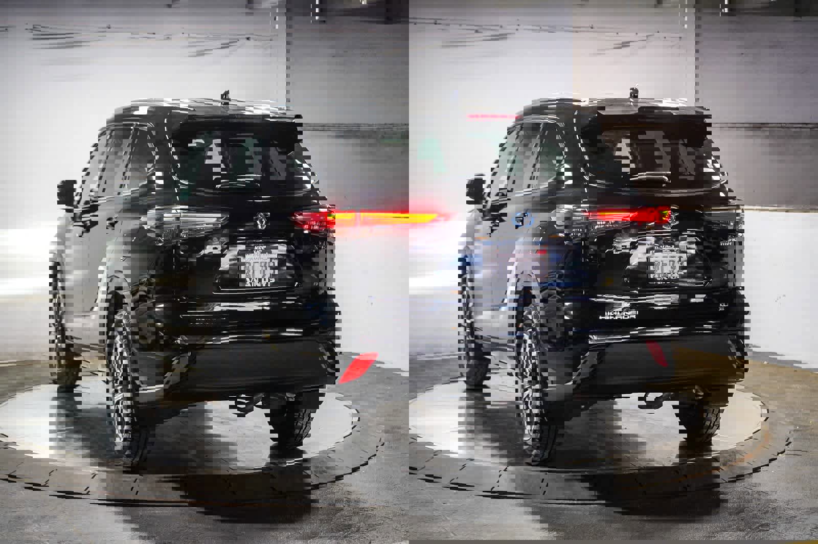 Used 2022 Toyota Highlander XLE image 7