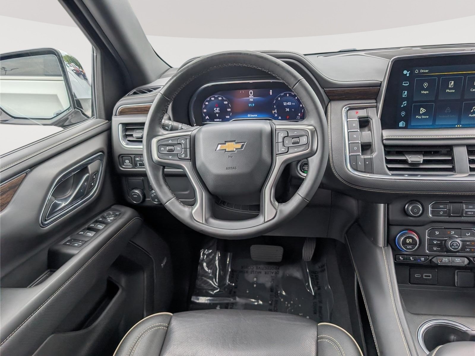 Used 2024 Chevrolet Suburban Premier RWD image 21