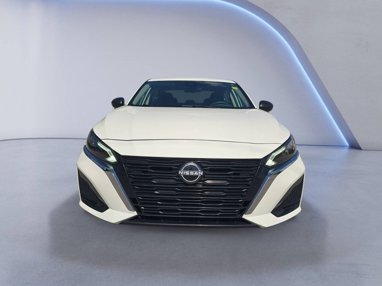 Used 2025 Nissan Altima 2.5 SV FWD image 9