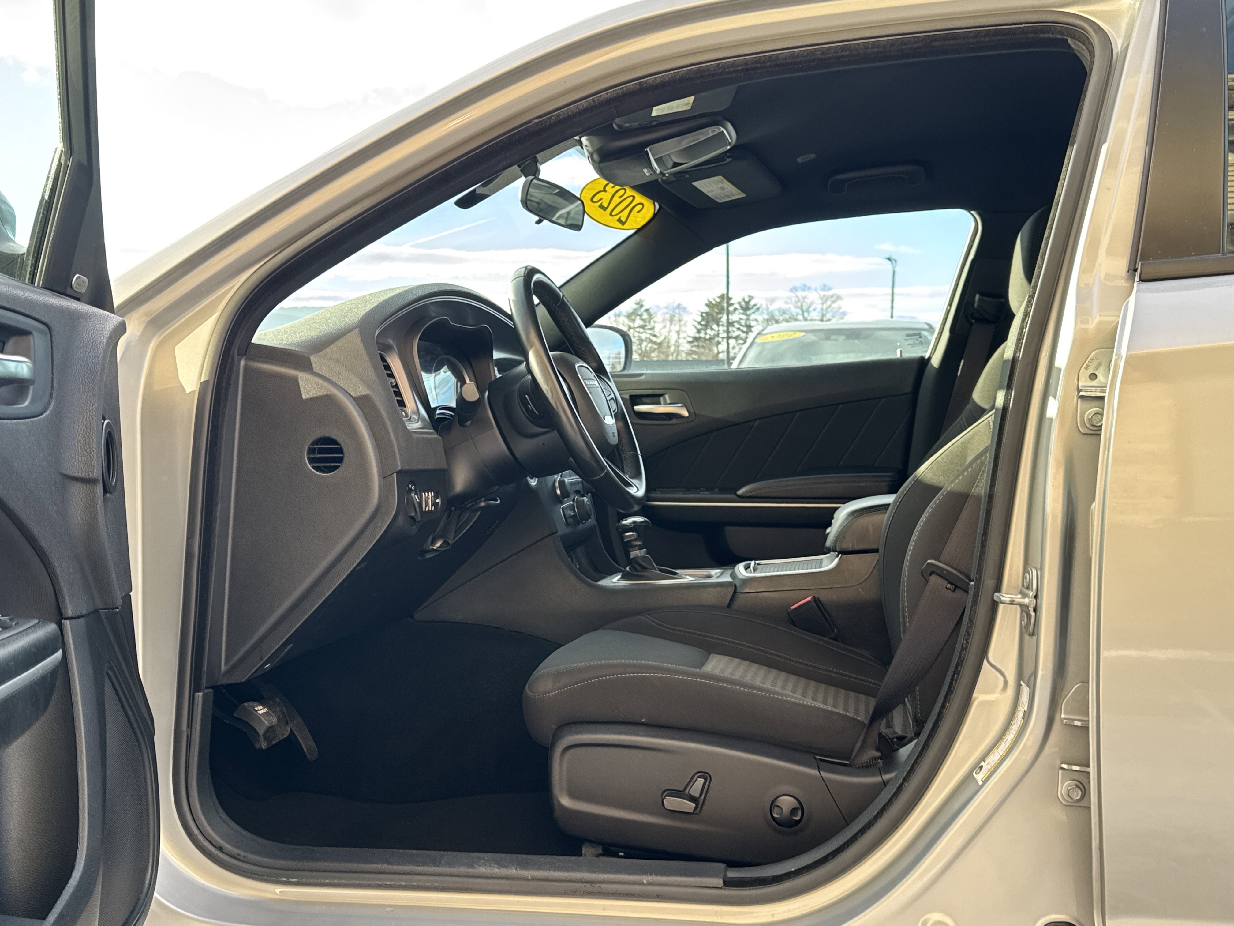 Used 2023 Dodge Charger SXT image 9