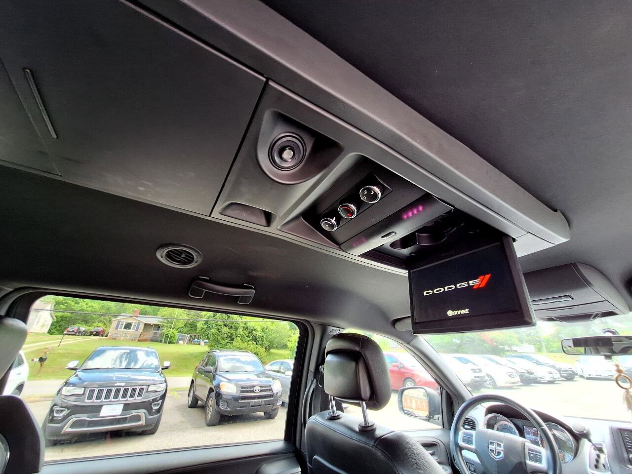 Used 2014 Dodge Grand Caravan R/T image 12