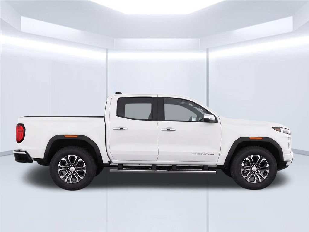 New 2026 GMC Canyon Denali w/ LPO, Black Badging Package AWD/4WD image 9