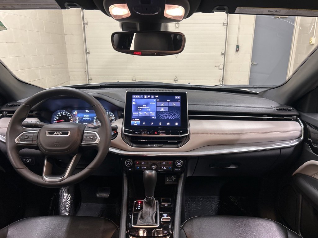 Used 2024 Jeep Compass Limited image 18