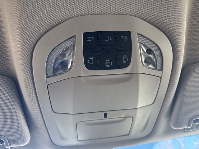 Used 2024 Chrysler Pacifica Select image 29
