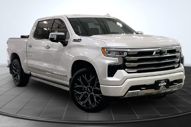 Used 2024 Chevrolet Silverado 1500 High Country w/ Technology Package AWD/4WD image 13