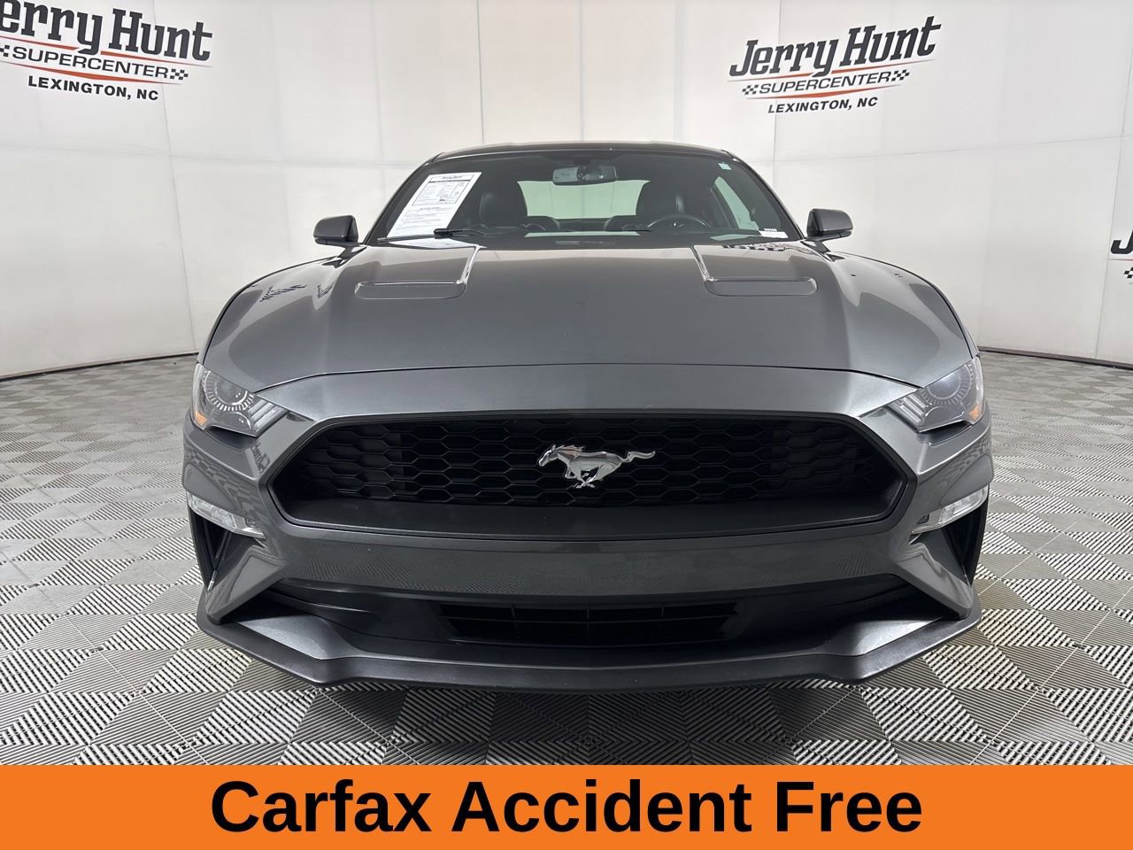 Used 2020 Ford Mustang Premium image 4
