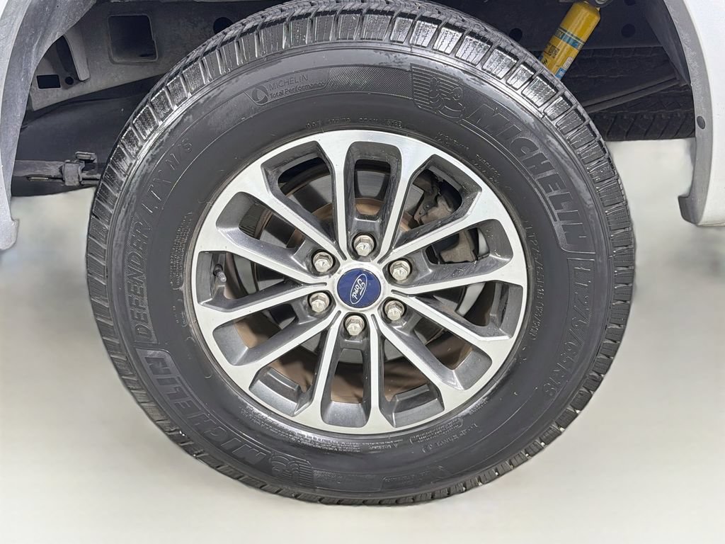 Used 2018 Ford F150 XLT w/ Equipment Group 302A Luxury AWD/4WD image 32
