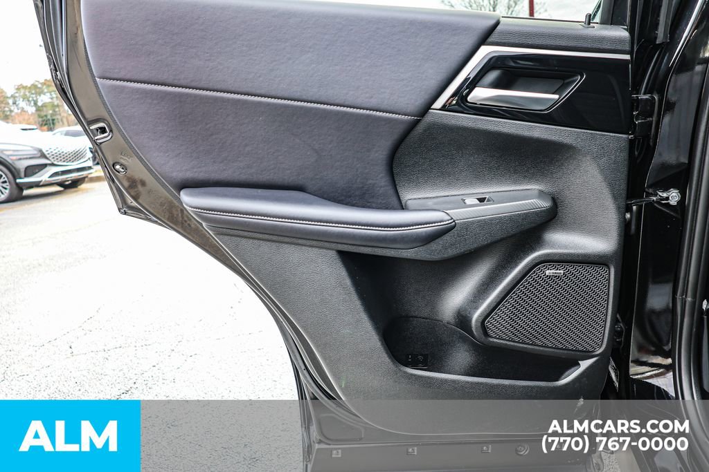 Used 2025 Mitsubishi Outlander SE image 57