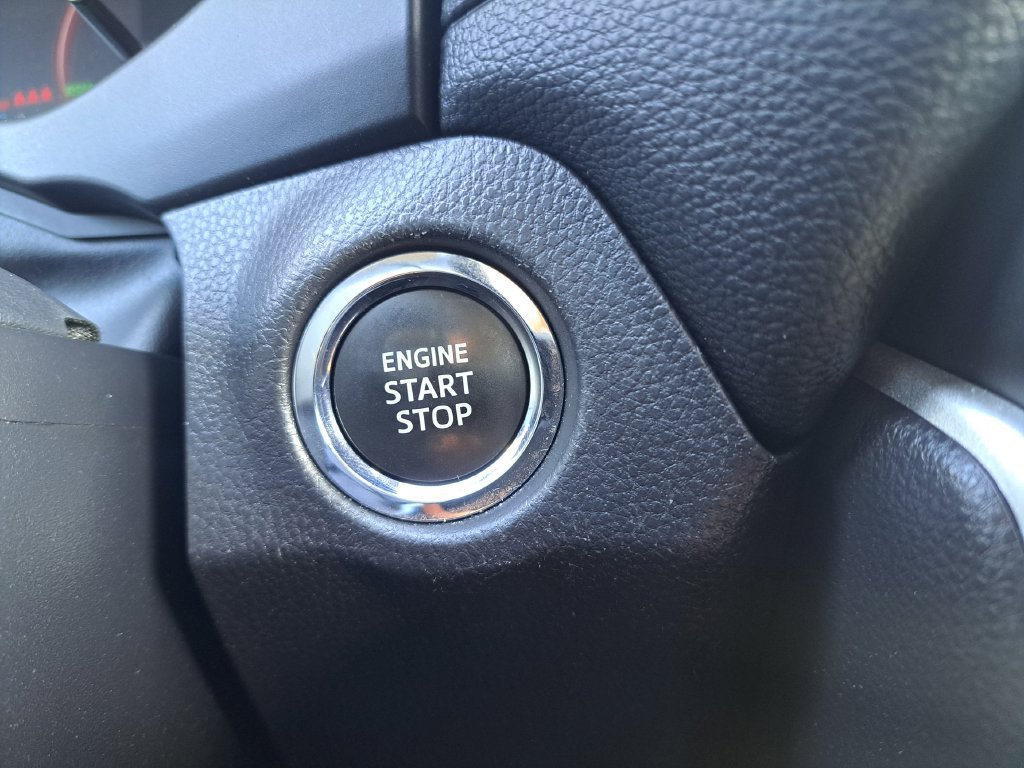 Used 2025 Toyota RAV4 XLE FWD image 20