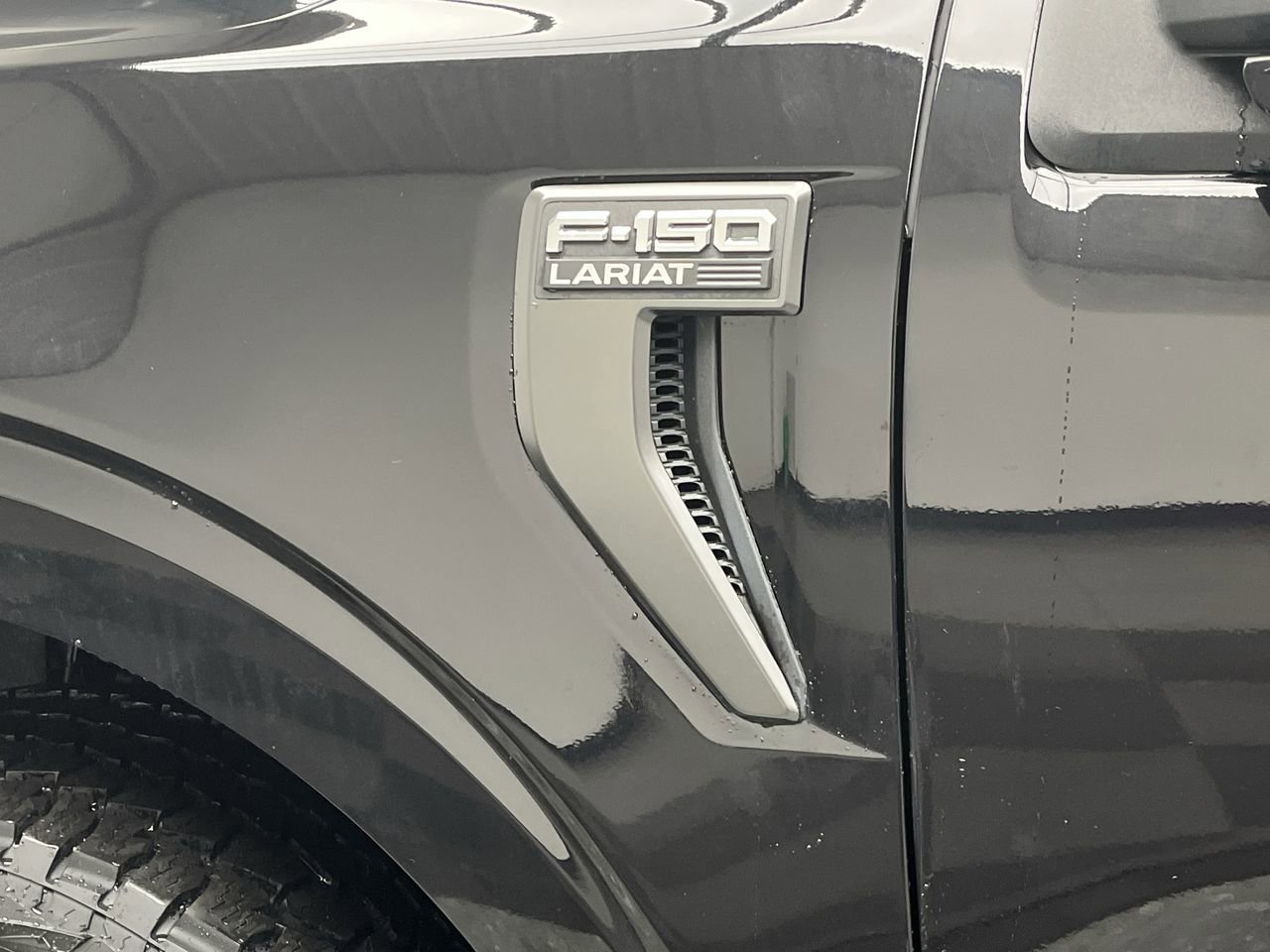 Certified 2023 Ford F150 Lariat w/ Equipment Group 502A High image 40