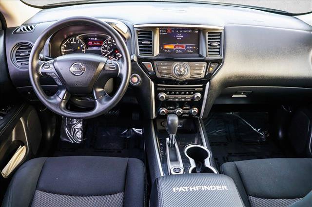 Used 2018 Nissan Pathfinder S image 23