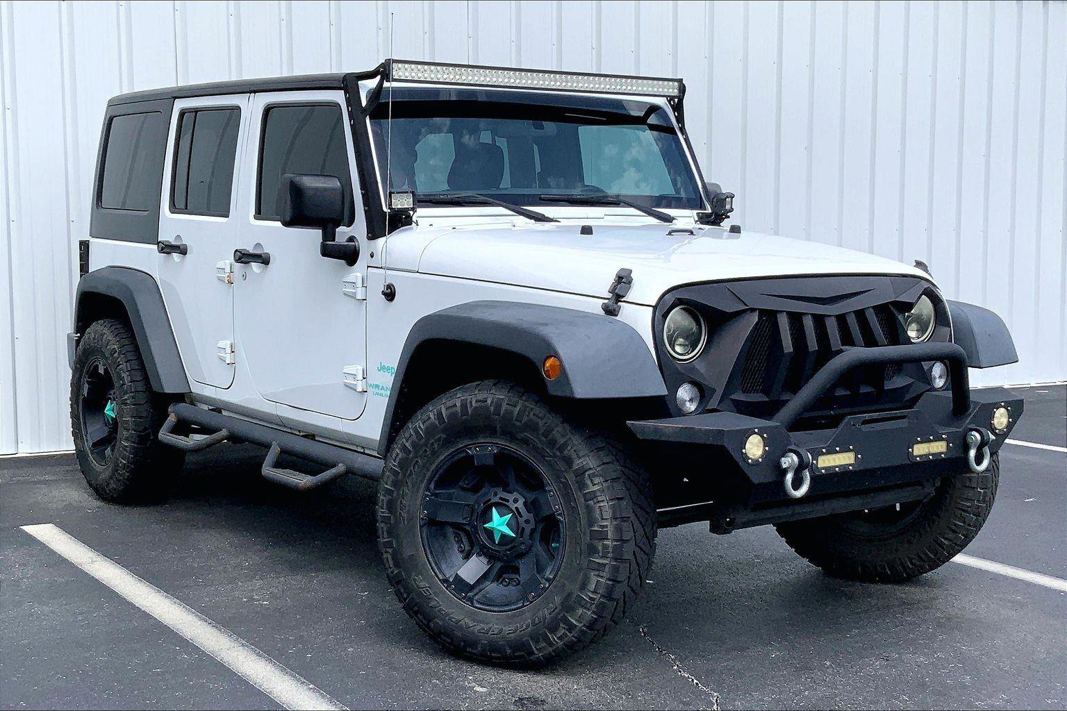 Used 2017 Jeep Wrangler Unlimited Sport w/ Connectivity Group image 2