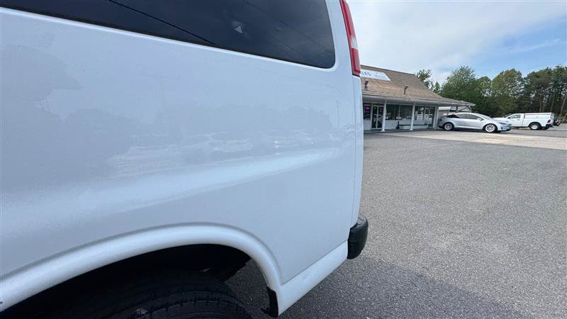 Used 2017 Chevrolet Express 2500 LS RWD image 18