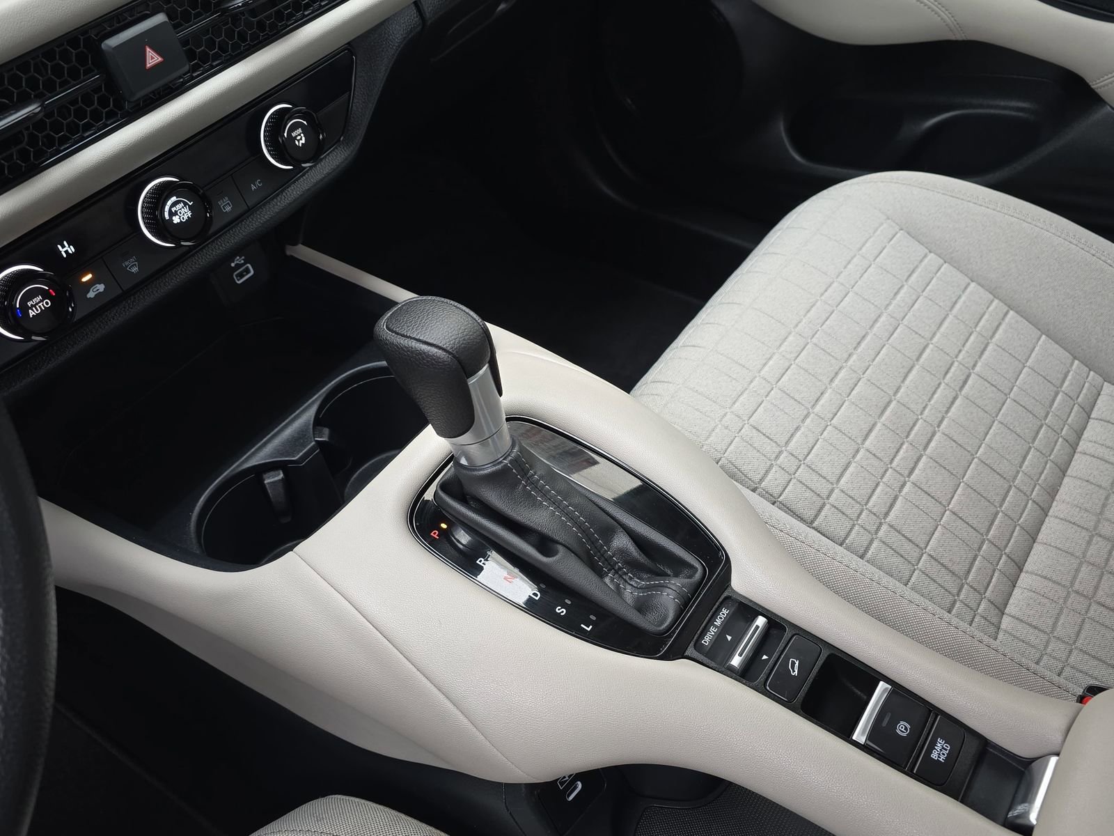 Used 2024 Honda HR-V LX image 26