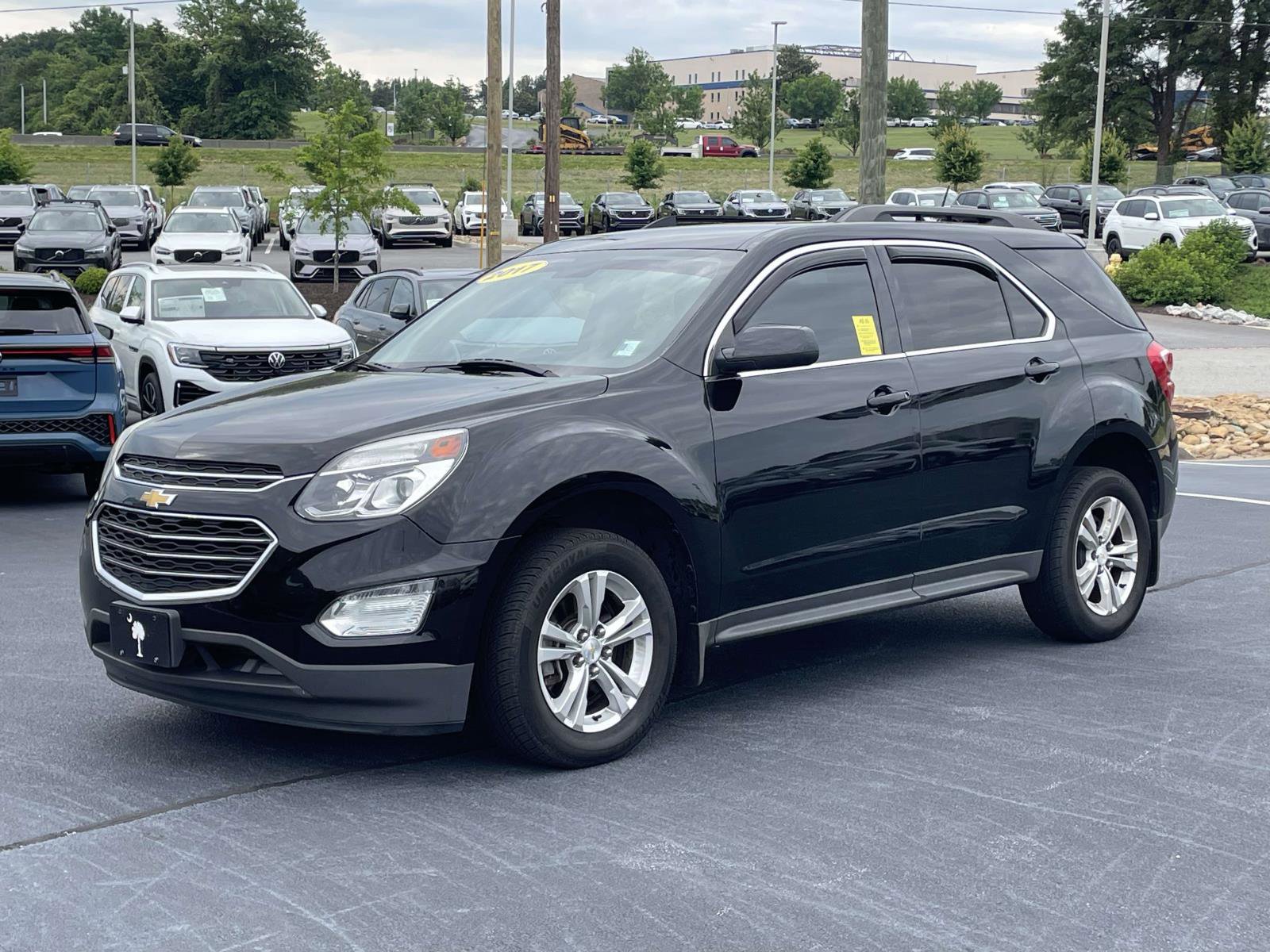 Used 2017 Chevrolet Equinox LT w/ Convenience Package FWD image 3