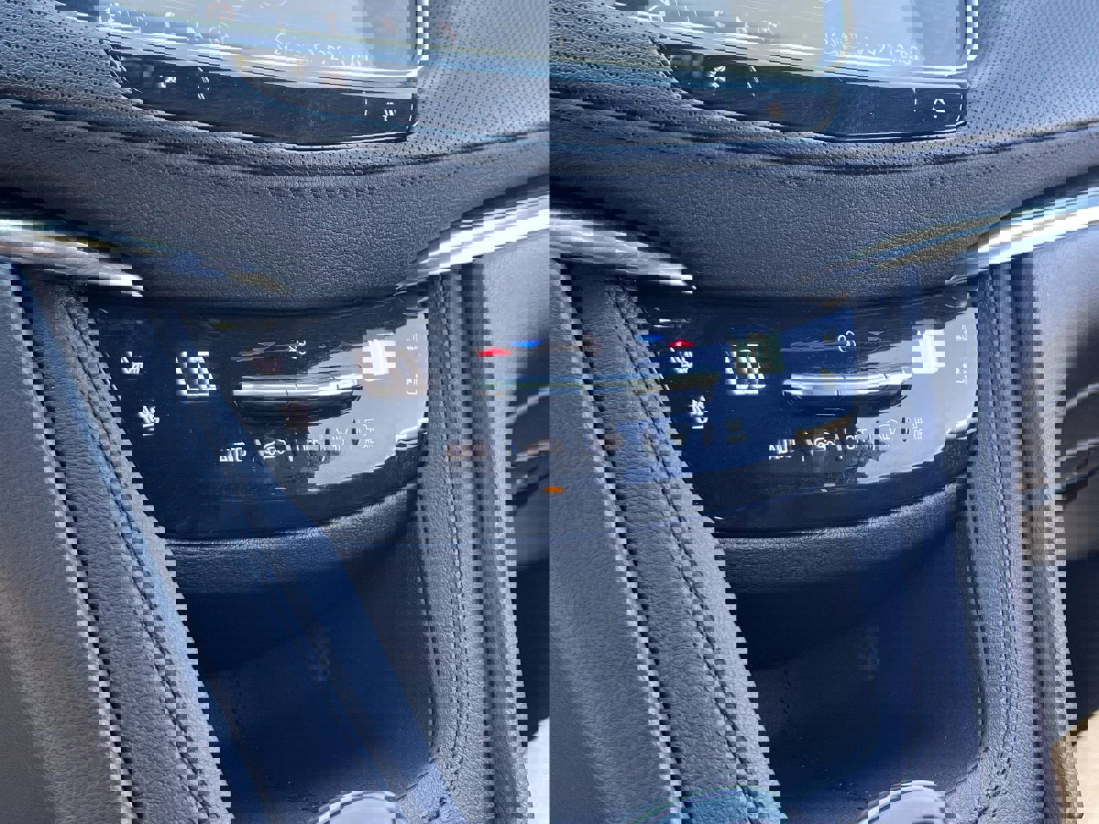 Used 2023 Cadillac XT5 Premium Luxury w/ Technology Package image 28