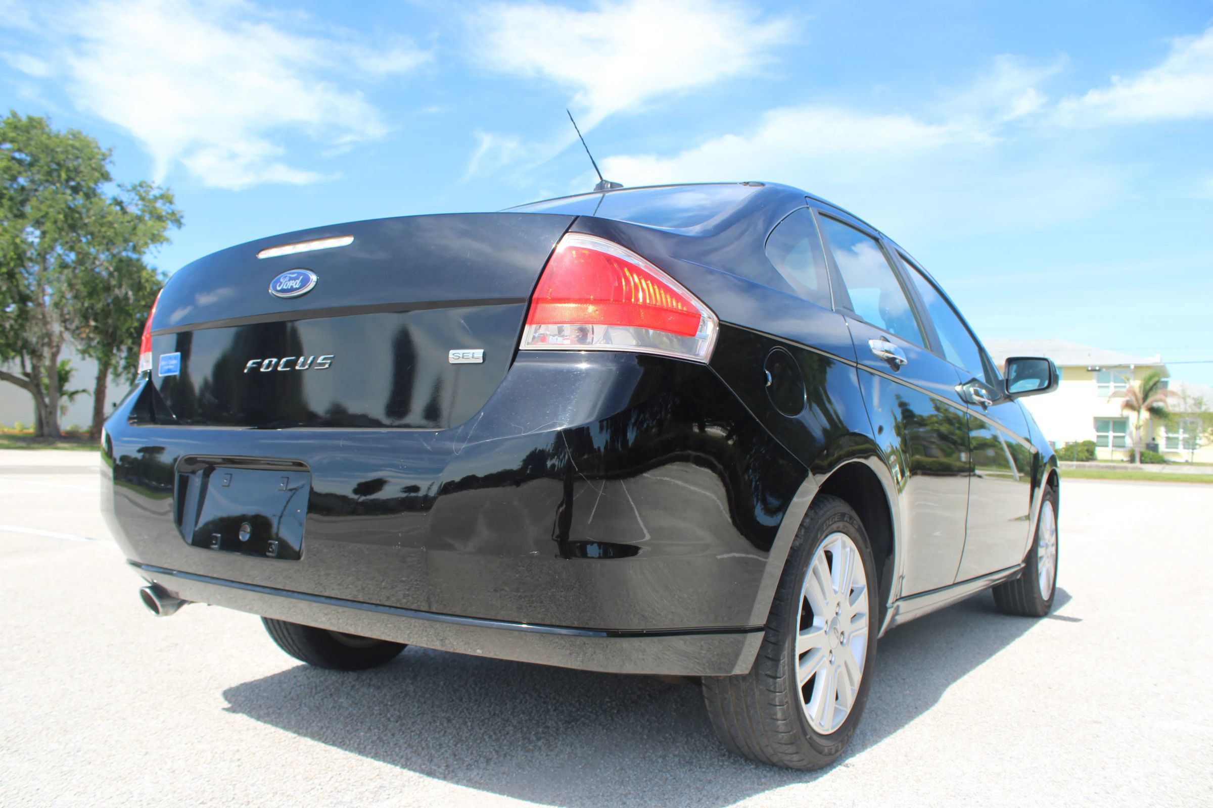 Used 2011 Ford Focus SEL w/ 301A Rapid Spec Order Code FWD image 25