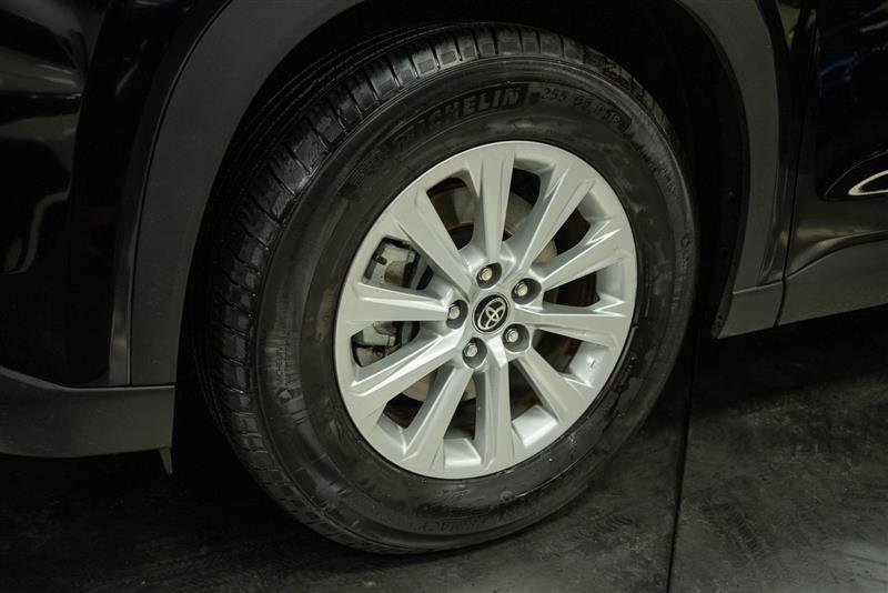 Used 2025 Toyota Grand Highlander AWD image 4