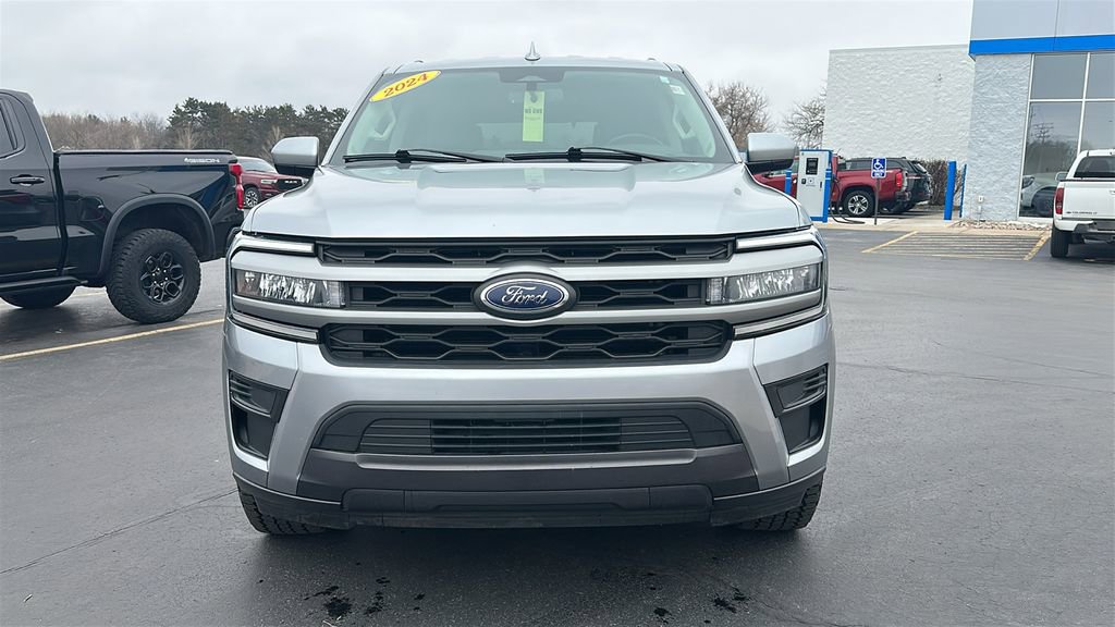 Used 2024 Ford Expedition XLT image 2
